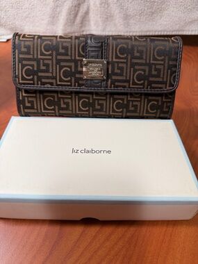 Liz Claiborne Brown & Tan Logo Print Fold-Over Clutch